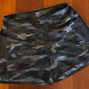 Athleta Girls sz 14 XL running shorts lined. Black gray Camouflage Camo